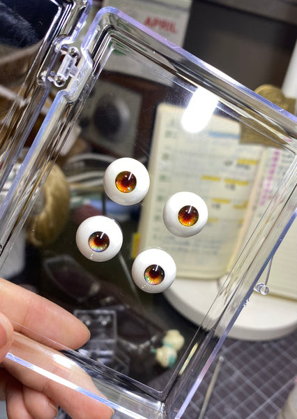 14/6 mm Doll eyes (1/3 scale) - ‘Jelly beans’